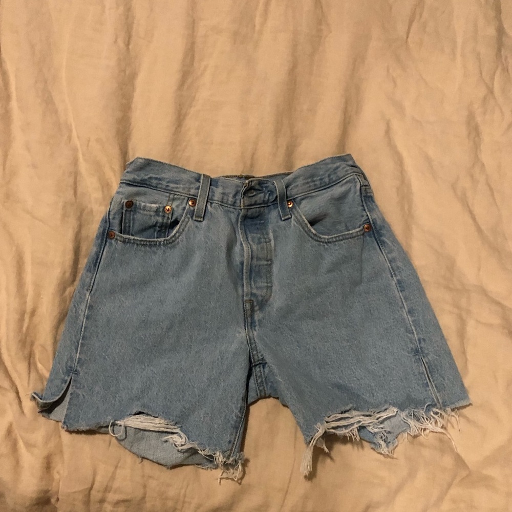 Levi high waisted shorts